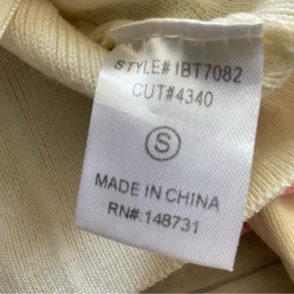 Akira Sweater Knit Bolero  Top  Colorful Pleated Size Small - Picture 8 of 12